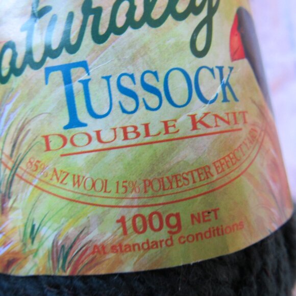 Lot of 4 sks Tussock New Zeland Yarn 100g each,85% NZ Wool, Dark Olive(green) - Picture 3 of 6